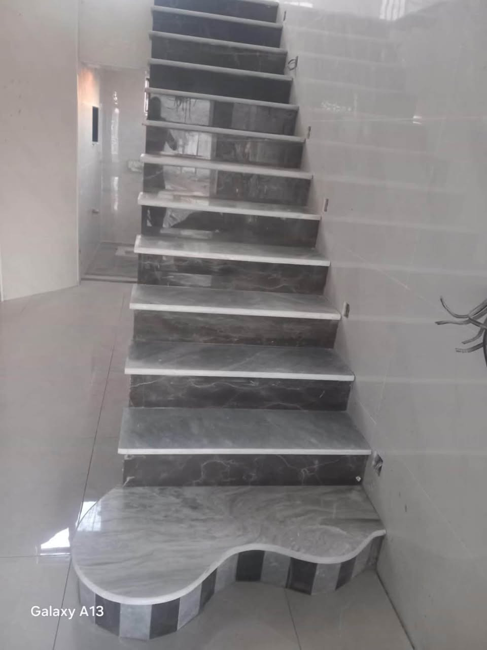 ياله عمي متر 7 بغداد فقط تسليم مهندس شغل درجه اولا ***********
