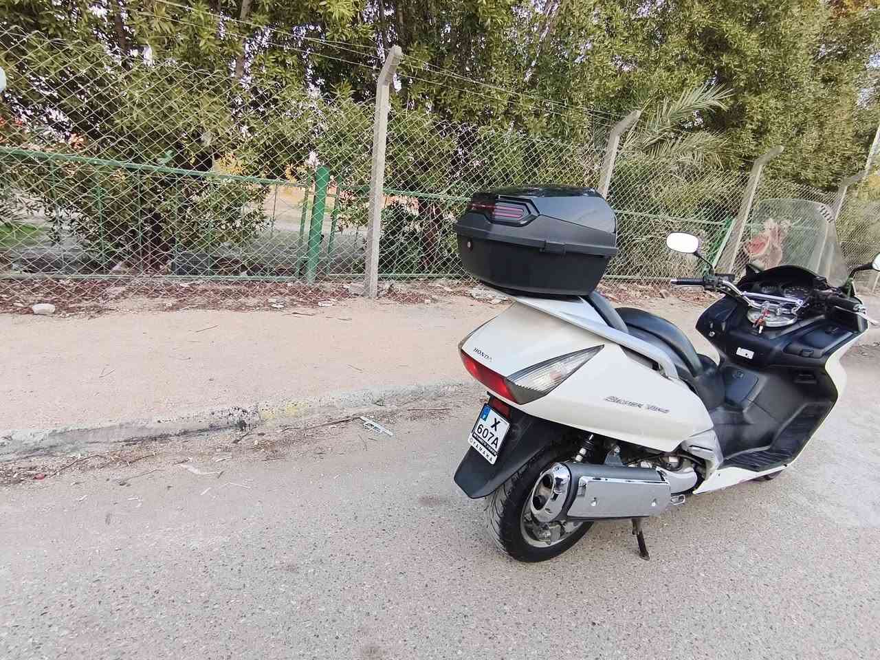 السلام عليكم سلفر ونج 600 كفاله عامه العنوان بغداد بلديات السعر 2300 وبيه مجال ***********
