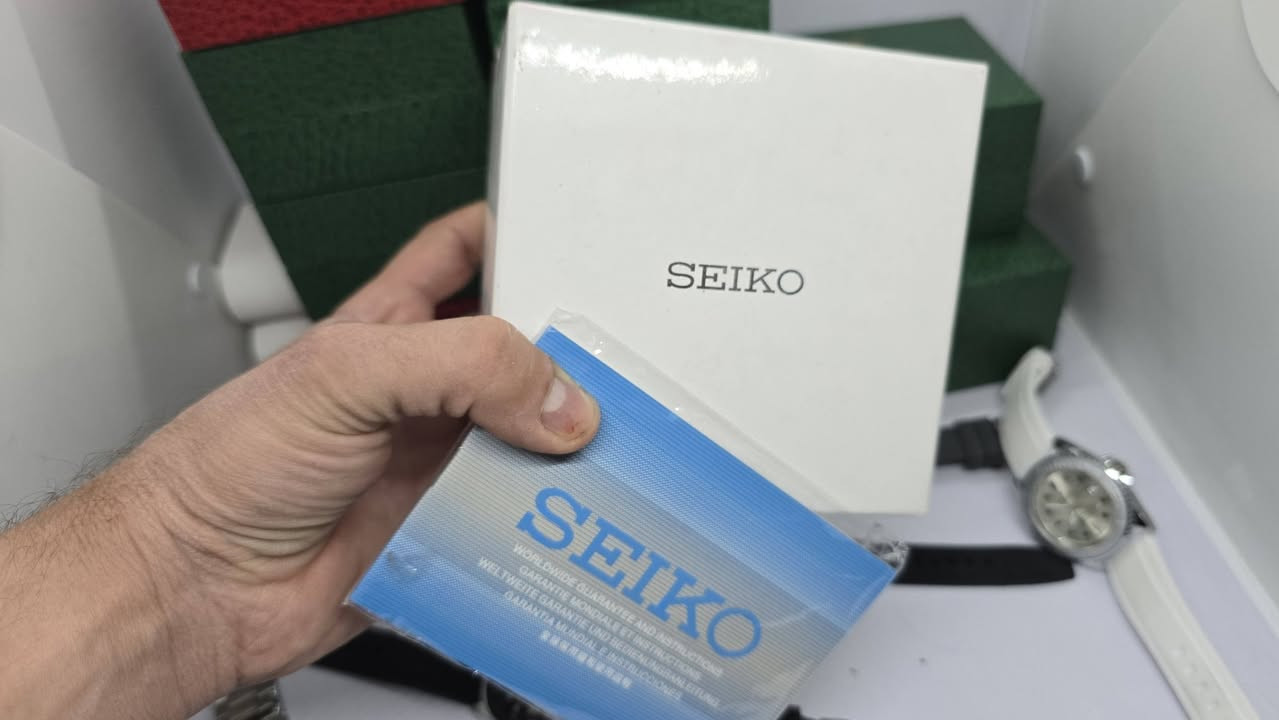 سلام عليكم للبيع سيكو بيبسي ياباني اصلي مكينه اوتوماتيك لابسها كم مره كامل الملحقات قرص دوار قفل بحري سير دبل قفل للأستفسار *********** واتس اب
