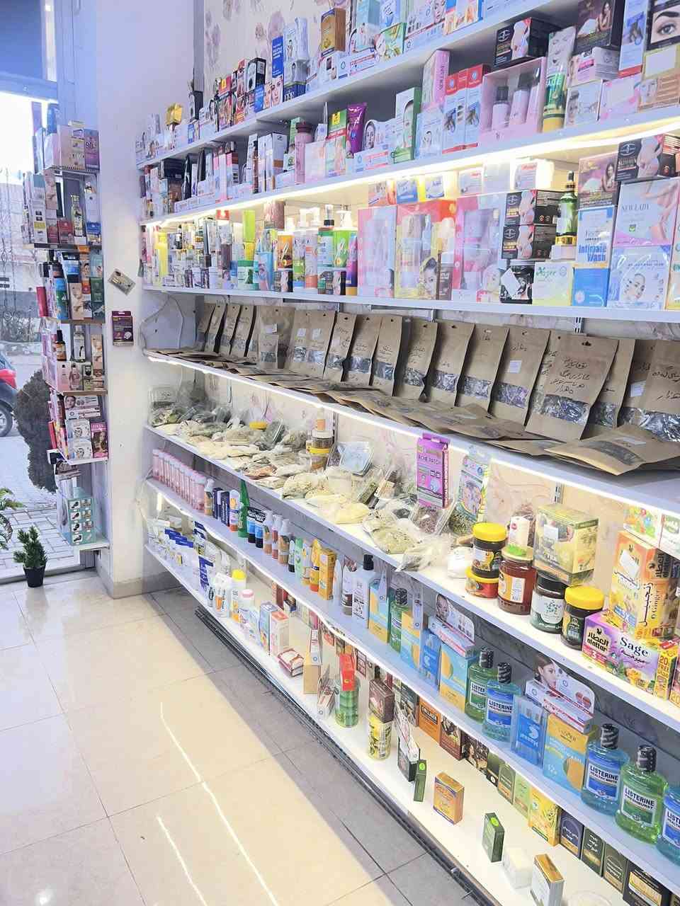 ئەم دووکانە شازە بۆ فرۆشتن لە باشترین شوێنی ئیبراهیم ئەحمەد زۆر مەزبووتە زیاتر لە ١٠٠٠ پارچەی تیایە
نەرخی تنها ٣٣ گەڵا
کرێی مانگانەی ٢٤٠$
0773 359 8282
