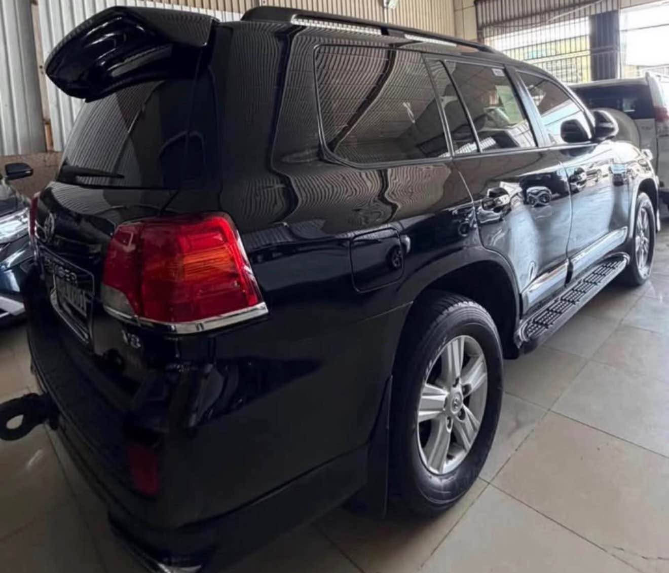 مۆدێل 2013 مواسەفات GXR V8 4.7 شەریکە جیهانە خازو بەنزینە سەیارەکەm هیچی نیە گێرومەکینە بەشەرت km196000 بلادی أربيل, العراق


**إذا كنت صاحب هذا الإعلان وتريد حذفه لأي سبب، رجاءا أرسل رسالة إلى الدعم الفني**