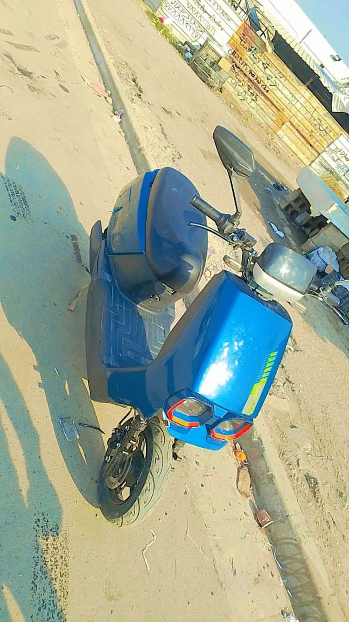 السلام عليكم السعر 650 صار 3 اشهر ماخذهة من الشركة بصمة تشغيل عن بعد 
بطاريات نضيفة مكاني بغداد البياع 
***********
