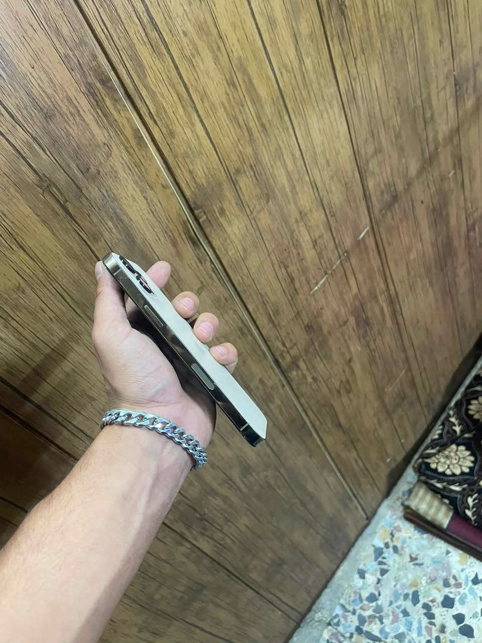 السلام عليكم ايفون ١٢ برو ماكس ذاكره ١٢٨ مبدل شاشه وكامره مرات تعلك بس شاشه نوعيه تخبل بطاريه ٧٩ بلاديه شحنه فوول السعر ٢٩٠ الف وبي مجال *********** مكان بغداد البياع
