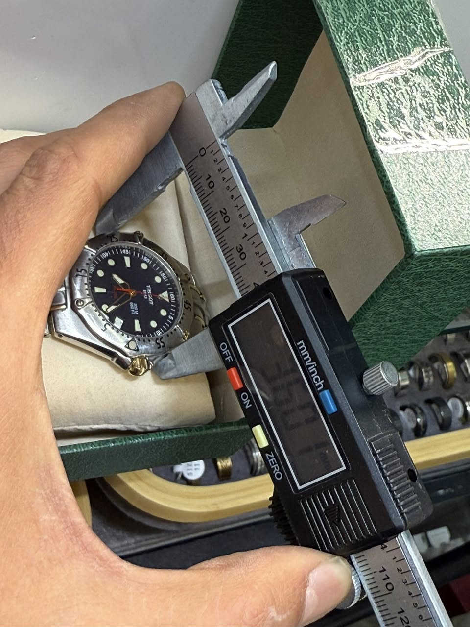 مزاد
ساعه Tissot 
غواصيين Diver Watch
مقاوم للماء200 متر
مكينه Movement
Luminous
قطر 37
ينتهي المزاد غدا منتصف الليل


**إذا كنت صاحب هذا الإعلان وتريد حذفه لأي سبب، رجاءا أرسل رسالة إلى الدعم الفني**