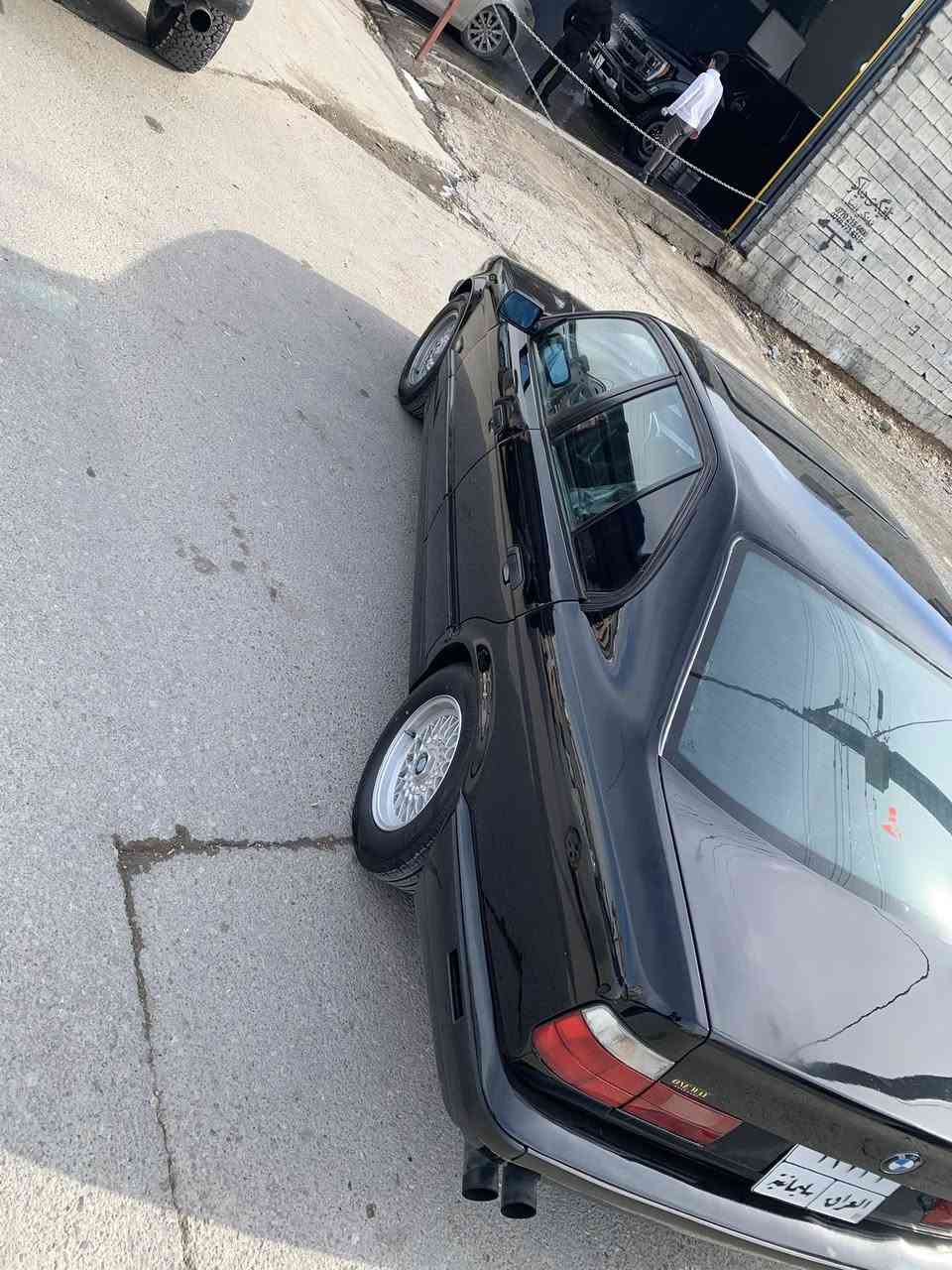 السلام عليكم
للبيع 544i 
كير عادي zf 
7 نمر نمرة قصيرة  
عليها برمجة وعقل مفتوح 
كزوز سعره 4 ورقات 
شوتة رياضي 
السيارة قوية ومتعوب عليها حيل وجديدة فقط صبغ عام بدون حتى شخط 
رقم جديد وسنوية وهزة صار شهر 
سعر 95 جماعة 90 لا تخابر رجاءً الشراي يتصل وبي خير ويتدلل 
 مكانها بابل ***********
