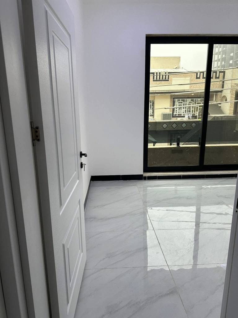 البيع  مشتملات تون عدد 2
مساحه 50
ثلاث غرف نوم 
طابق اول صاله ومطبخ خدمات
طابق الثاني غرفتين نوم خدمات
طابق ثالث غرفه نوم 
بناء جديد ارضيه مرمر 
جاهز السكن
حي لاعلام الشباب خلف سوق اميمه  
اتصال ع ارقام 
***********
‏‪***********‬‏ بغداد, العراق
