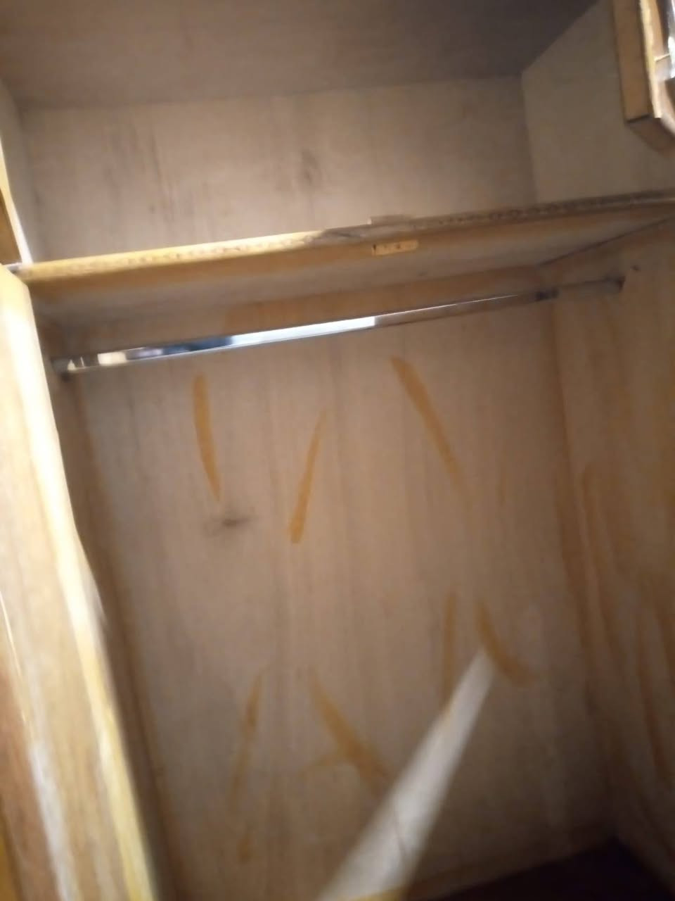 كنتور اخو جديد ابو  خمسه طابقين نضافه شكل انته تقيم ٤رفوف مع دبل  تعلاكه سعر ٣٢٥  ومع شد ونقل ٣٥٠ عنوان حي عامل منطقه ثانيه رقمي ***********
