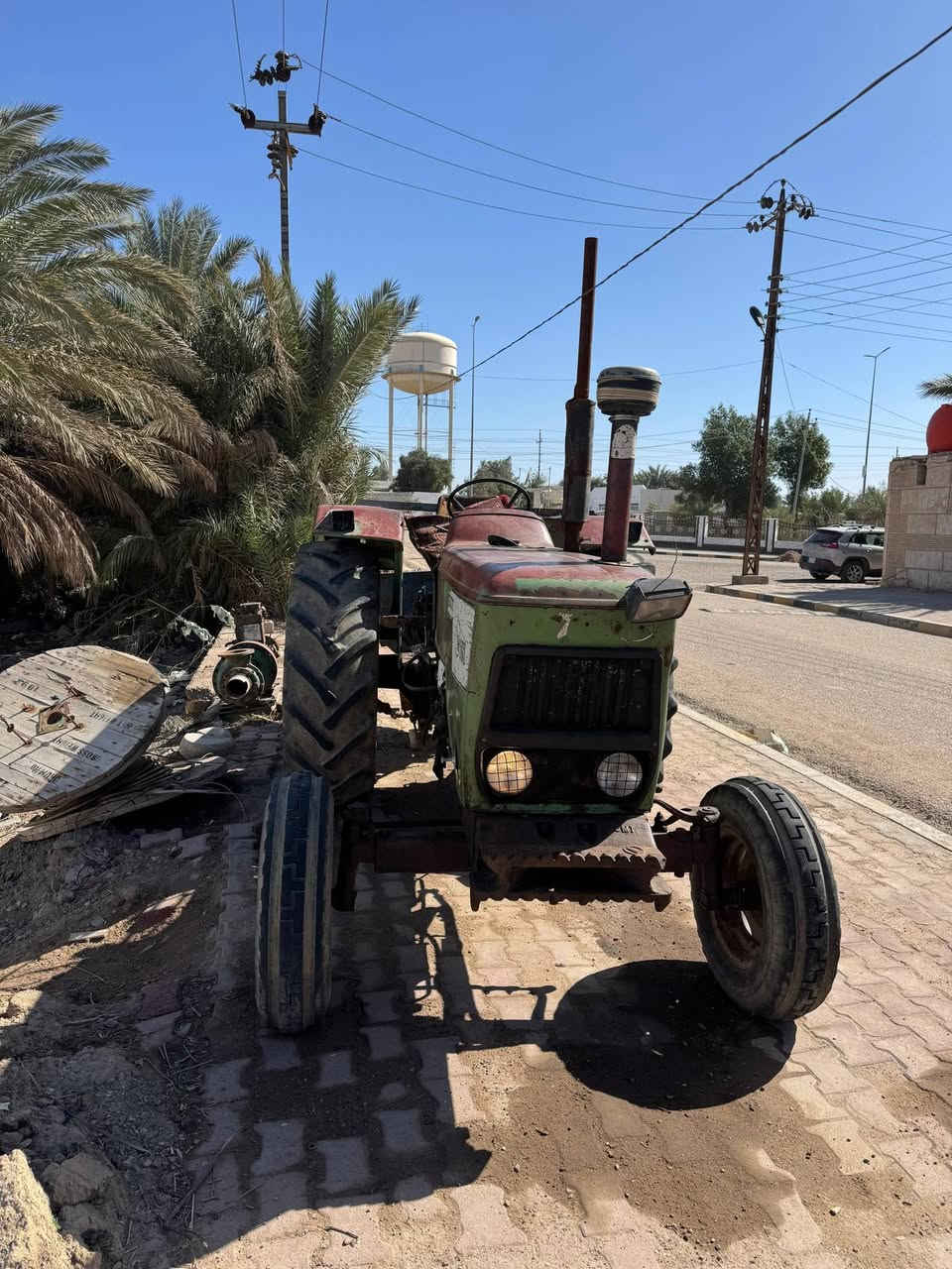 مكينه سيرت جزائريه مال جناي نظيفه وجاهزه        وراها فدان وخرماشه وباذره وجاهزه الى الشغل                     موديل 2002  ارقام وسنويه جاهزهه

***********
