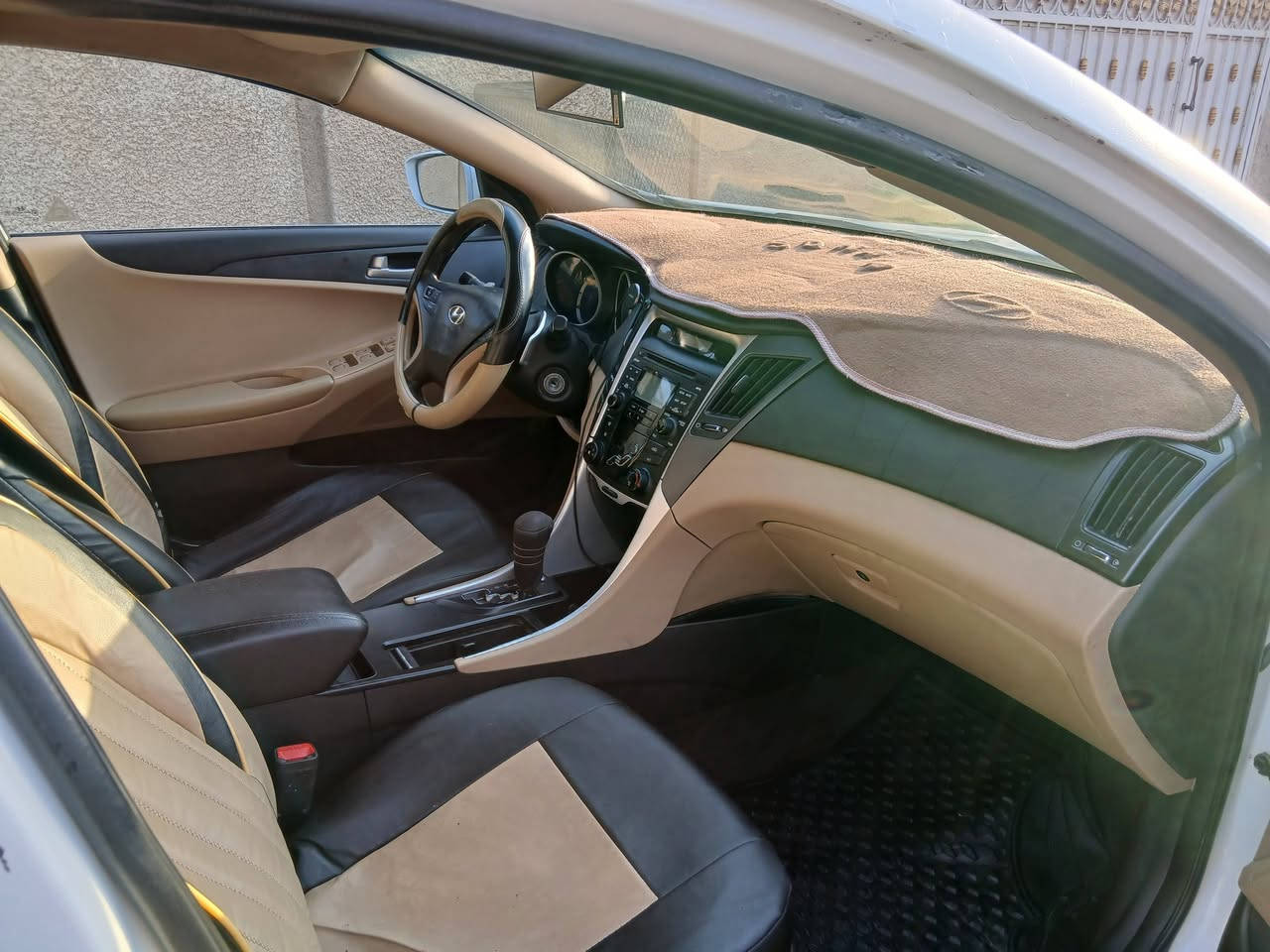 للبيع سوناتا 2012  خليجي سياره رقم بغداد بأسمي مواصفاتها مكينه 2400 دوش تبريد أمامي خلفي مري شفط سياره مصبوغه صبغها قديم 
سعرها دفتر $ 
للاتصال *********** بغداد الكرخ
