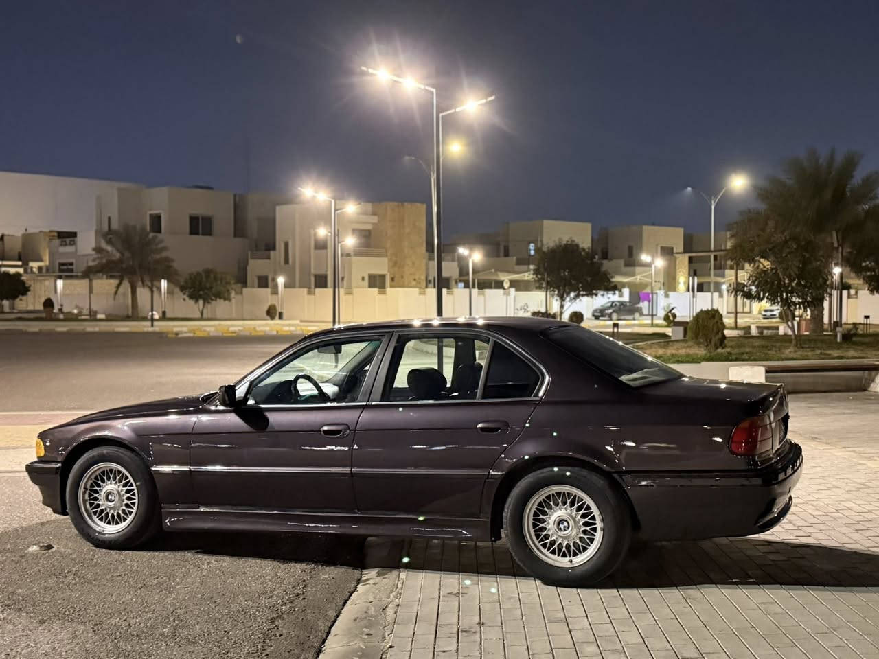 740i كاسحة -
مكينة كير حدادية خير من الله 
مصبوغه عام جمالية 
تبريد ثلج تدفئ لا يوجد 
فقط كشنات شغاله 
للاستفسار اكثر ***********
