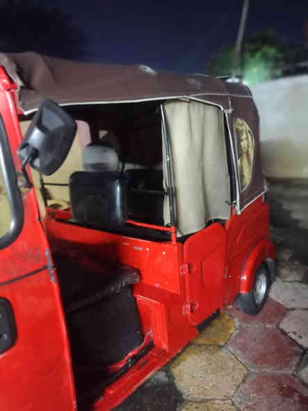 السلام عليكم تكتك موديل 22 شهر 5 مكفوله من كلشي نضيفه كلش مثل ماموضح بالتصوير العنوان بغداد بوب الشام السعر 9 ملايين وبيها مجال للاستفسار *********** أو خاص
