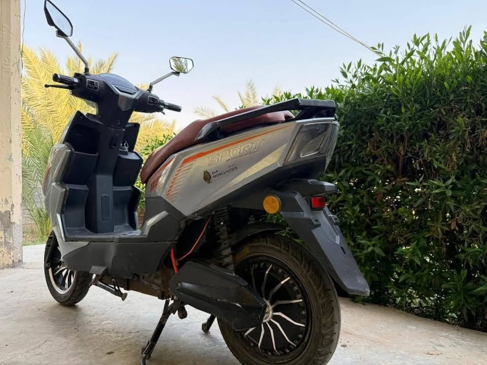 سلام عليكم دراجه للبيع شحن بطاريه6بحاله ممتازه الشراي اتصال ***********
