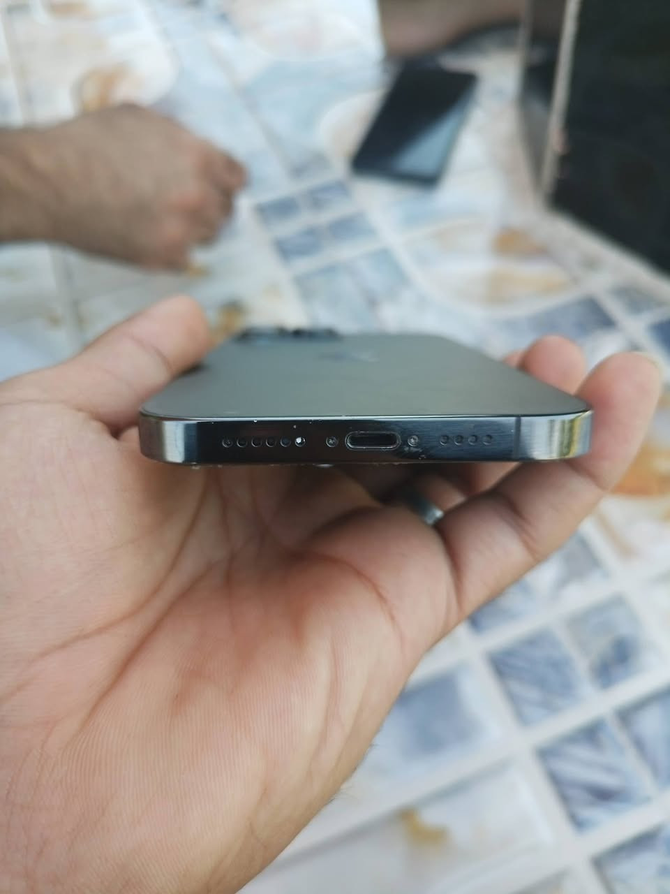 سلام عليكم ايفون 13برو ماكس جهاز مامفتوح ونضيف ذاكره 256 لون سلفر بطاريه 85جهاز بلادي وبطاريه هم بلاديه سعره 750
وبي مجال ***********
