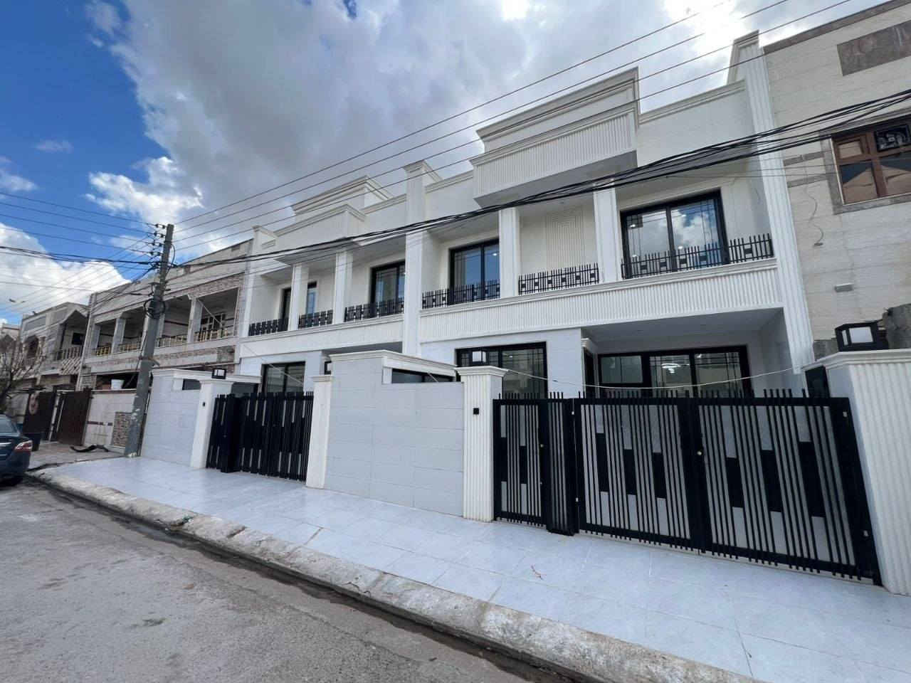 #عقارات_حبيب_علي 
🔸سند طابو يتسجل بإسم اي عراقي
📍أربيل- منزلين لبيع حي فرمانبران قرب مدرسه سعاده شارع 120M
➖مساحة 150M+150M طابقين 
يتكون⤵️
➖4غرف نوم 
➖استقبال-صاله-مطبخ-مجموعه صحيات-كراج
***********
***********
لمشاهدة الفيديو والسعر والباقي من العروضات ادخل للقناة رابط القناة👇
https://t.me/habeb2ali

#عقارات_اربيل #شقق_للبيع_اربيل #بيو_لبيع_اربيل  #فلل_للبيع_اربيل #مجمعات_سكنية_اربيل
 #عقارات_كردستان  
#استثمار_عقاري_اربيل #عقارات_بغداد_سليمانية_اربيل  #عقارات_شمال_العراق  

11 دفتر 60 ورقه
