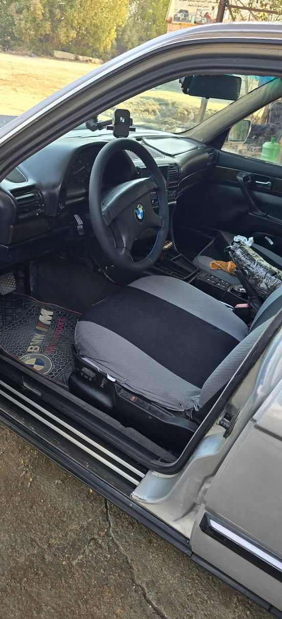 السلام عليكم ورحمة الله..Bmw
للبيع موديل 1994
وكالة عامة بأسمي
محرك 8 سلندر
تخم تاير
كهربائيات شغالة
سلايت روف شغال 
تبريد شغال سيارة جاهزة
السعر 50 وبيها مجال.
كربلاء طوريج
***********
