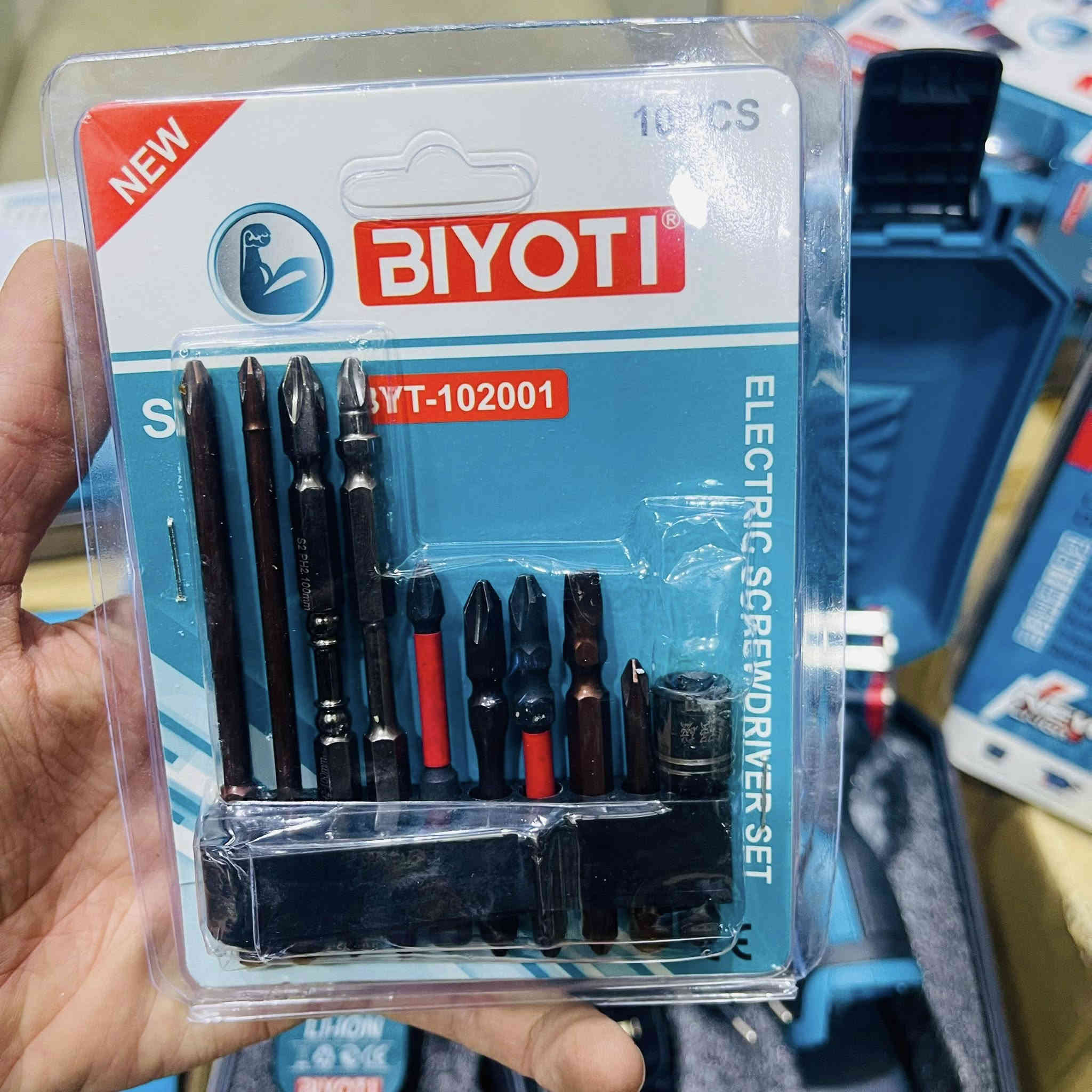 #توفرة الأصدارات الحديثة للعملاق 🔥 شركة  BIYOTI 💪🏻
……….{ دريل + سيت لبب اصلي عدد 10 + كفوف عمل + بطاريه عدد 2 + شاحن قاعده (فتح وشد و همر BIYOTI )

#التفاصيل : أعلى فئه طوبة نضام كلچ قفل حديد ثقيل / برشلس نضام عالي الكفائه ل تحمل ضغط العمل / بطاريه عدد 2 { 16.8 V } فعلي تفريغ عالي الكفائه لعمل ساعات طويله / نضام فتح وشد و تثقيب همر فعال جدآ 📌 سيت لبب اصلي عدد 10  مقاوم في العمل + كفوف عمل BIYOTI / تحكم عزم 24 / قاعدة حديد من الخلف ل تحمل الصدمات مع ضمان جودة المنتج

♻️ #هنالك فيديوهات ل تجارب الزبائن والأساتذه الكرام داخل التعليقات 🛠️

#السعر : 38 الف المفرد { أعلى فئه / فتح وشد/كونكريت/همر/ أحدث الأصدارات 📌

العنوان بابل توصيل 5 الاف التواصل خاص أو واتساب : ***********
متوفر من أرقى المناشئ الى أنسب الأسعار ل الطلب جمله / مفرد  أطلب المنتج الي يلبي غرضك والسعر الي يلبي مطلبك 🌹@أبرز المعجبين
