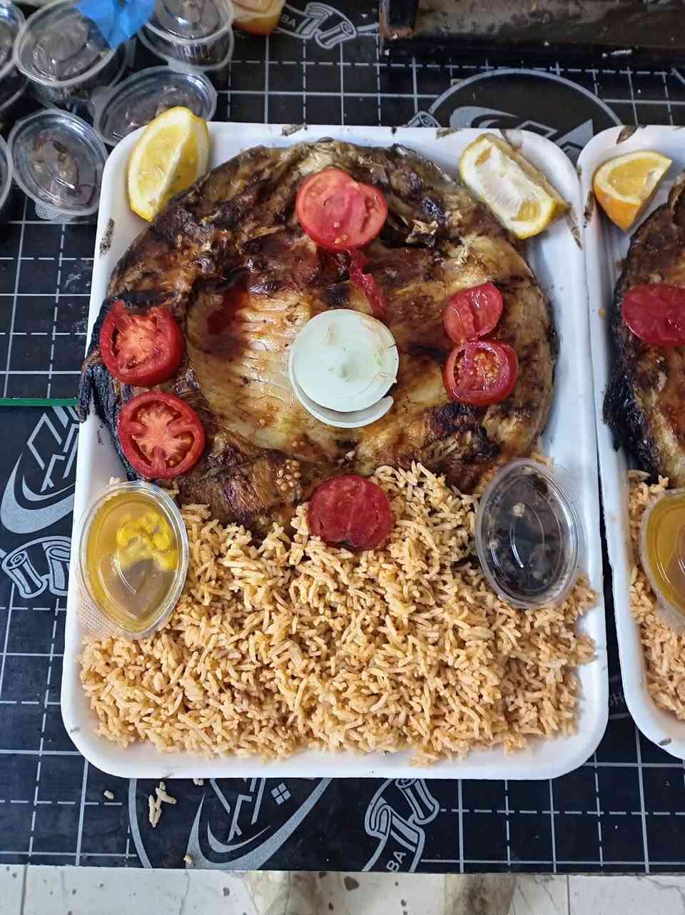 يوجد لدينه دجاج ذيح مع تمن ومقبلات 
ويوجد لدينه سمج مع تمن ومقبلا 
العنوان حي 17قرب التلا
متواجد حجز اتصال رقم***********
