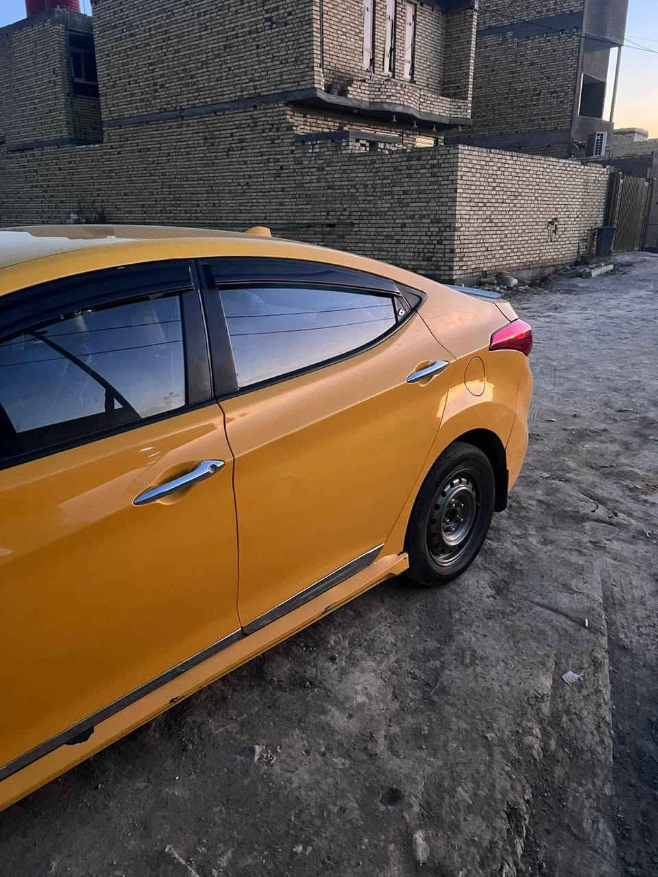 سلام عليكم لنترا 14ترهم مراوس اوبيع ناصريه مكانها
محرك جديد   لا تنقيص ولا تبخير ولانفخه
كير شلعه تخبل شرط بطناش 
حداديه ورا وكدام جديده شرط طوبه 
تخم تاير جديد كلش 
ويل عادي  أهل جمبزه اليوم غير ترتيب 
صبغ ويل وفلنجات حراري شرط 
ستد الطويل 
مري شفط 
شاشه
حساسات خلفيه 
نظام اي بي اس 
اربعه دسك 
كشنات جلد اصل ++ مدوشمه سياره وكامله دوشمه جديده ++ حمام بطن سياره كامل 
منظومة زنون بلاجكتورات اصفر شرط نهار بدون لايت 
تحكم ستيرن  صوبين 
كصه جنطه شغل باجات فوك وجوه درجه اولا
***********اثير 
***********اسيا
