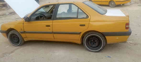 بيجو 405رقم بغداد موديل 2015  مصرفه هيه وغرامات مداورة ثاني يوم مشروع وطني  بيه ظربه بلجاملغ اليسر معمر . جاهزه.  صدر جديد  تبريد شغال كير ومكينه جدد  حله مركز سعره 32 وبيه مجال بصيط لتفاصيل أكثر اتصال***********
