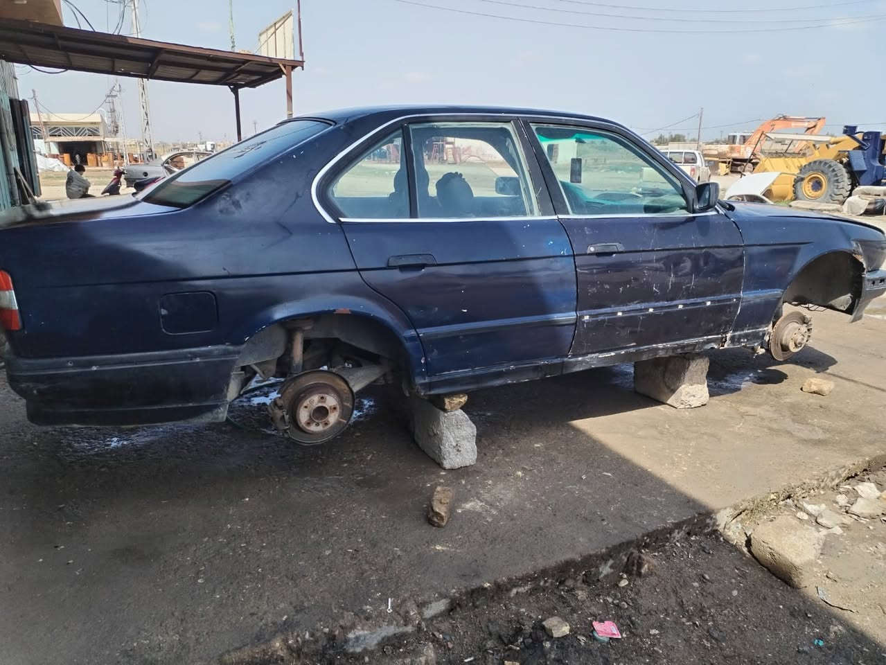 السلام عليكم 
تم تفصيخ سيارة BMW حجم 525
محورة فيفتي 
شمحتاج غراض اتصل وتدلل 
واسط النعمانية 
للإستفسار 
***********
