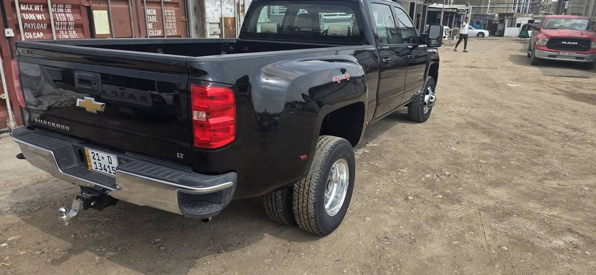 شوفر سلفارادو موديل ١٧ دبل تاير كلين مكفوله حساسات شاشه تحكم رقم شمالي عنوانها بغداد سعرها ٣٢٠ هاتف  ***********
