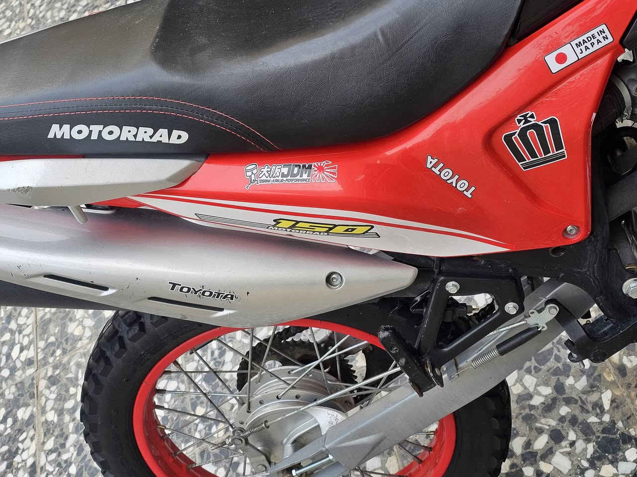 السلام عليكم قفاز لينوس أكبر حجم دراجة نضيفة نازلة ب2025 شهر 3 رقم اربيل بسم الشركة مداور ثاني يوم هزة جديدة وسنوية جديدة لحد سنة 2030 نضافتهة كدامكم ممشاهة قليل دراجة عالية وحلوة وتفيد أصحاب الدلفري للبيع او مراوس مكاني بغداد الحسينية رقم ***********
