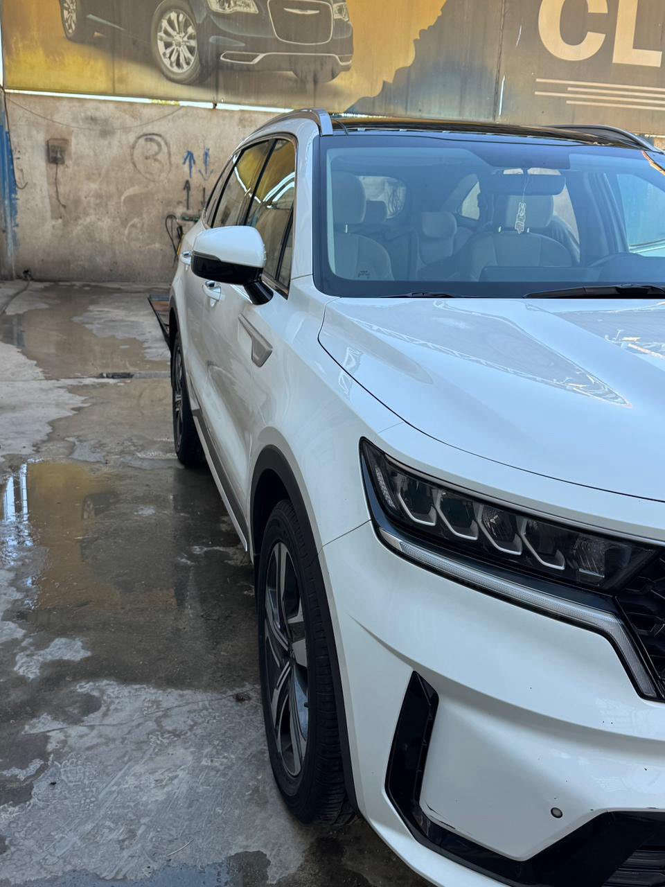 رقم بغداد الدولي  السيارة باسمي تحويل ثاني يوم
6سلندر

 بنوراما

٧ راكب

٣ قطع تبريد

بصمه 

كرسي السايق كهرباء

جنطه كهرباء

كامره خلفيه

شاشه كبيره

شاحن موبايل

حساس امامي خلفي

وباقي المواصفات المعروفه

ماشيه80 الف

مكفوله من الصبغ والضربه والتبديل

السيارة جديدة بمعنى الكلمة

بيها بارد باب عكس السايق فقط الباقي كفالة عامة

عنواني بغداد مدينة الصدر السعر 290وبيه مجال بسيط 

للاستفسار ***********
