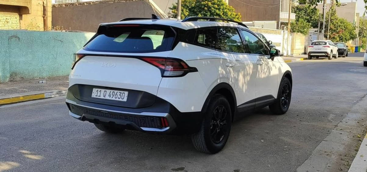 كيا سبورتج ٢٠٢٣ اكس برو برستيج 
وارد امريكي
حادث جاملغ خلف السايق وشوية من قبغ الجنطة 
بدون ايرباك 
ماشية ٤٦ الف كيلو مو ميل 
المواصفات :
بانوراما 
بصمة ابواب وتشغيل 
كاميرات ٣٦٠ 
كاميرات وية الاشارة 
رادارات 
نقطة عمياء 
بريك تلقائي 
كروس كونترول تفاعلي 
حساسات امامي خلفي 
داخل جلد 
كشنات كهرباء وميموري
كشنات تدفئة وتبريد 
تدفئة ستيرن 
اوتو ستوب 
نقطة عمياء 
شحن لاسلكي 
منافذ شحن سريع 
جنطة كهرباء لايت زينون بلادي 
فور ويل 
محرك ٢٥٠٠ 
السيارة فوول مواصفات اعلى فئة معروفة البرستيج
مكان بغداد

رقم صاحب سيارة ***********
