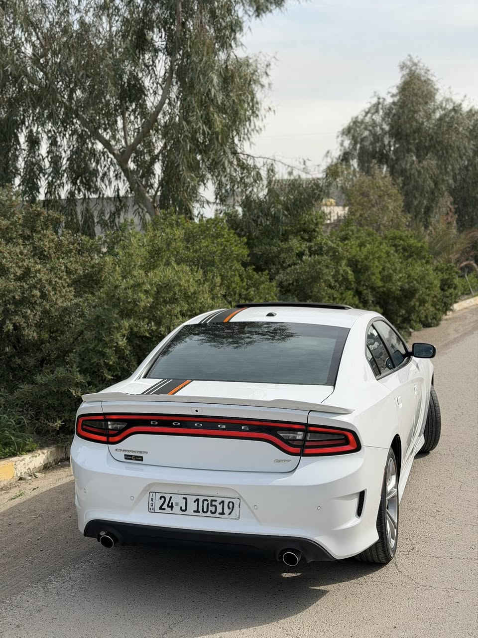 سلام عليكم للبيع دودج جارجر GT PLUS 
الموديل:2022 (خليجي) وكالة هارلم (بسعر مناسب جداً)
العداد:( 30الف) حقيقي بشرط
سيارة كلين بدون اي ضرر 
خطين بارد باب خلف النفر فقط 
المواصفات:
دشبول + ابواب خياط جلد 
*فتحة سقف كهربائية
*ويل الالمنيوم قياس 20 انج 
*شاشة لمس قياس 10.1 انج مع نظام ملاحة
*رادار تفاعلي مع خاصية التوقف والانطلاق
*حساسات امامية وخلفية
*كاميرا خلفية
*نقطة عمياء
*مانع تصادم خلفي
*تحذير الخروج من المسار
*مرآة تعتيم ذاتي
*مقاعد من الجلد الفاخر بل لون الاحمر والاسود
*مقاعد امامية  كهربائية 
*مقاعد امامية مبردة ومدفئة
*مقاعد خلفية مدفئة
*مقعد السائق ذاكرة
*مكيف الهواء مع تحكم 3 مناطق 
*نظام ابل كار بلاى و اندرويد اوتو لاسلكي
*دخول ذكي (بصمة)
*نظام التشغيل عن بُعد
*مصابيح أمامية أوتوماتيكية مع مصابيح نهارية LED 
*المرايا الخارجية ذاكرة
*مرايا خارجية مدفئة
*فتحات اكزوز مزدوجة
*وسائد هوائية أمامية و وسائد هوائية جانبية و خلفية.

***********
***********
