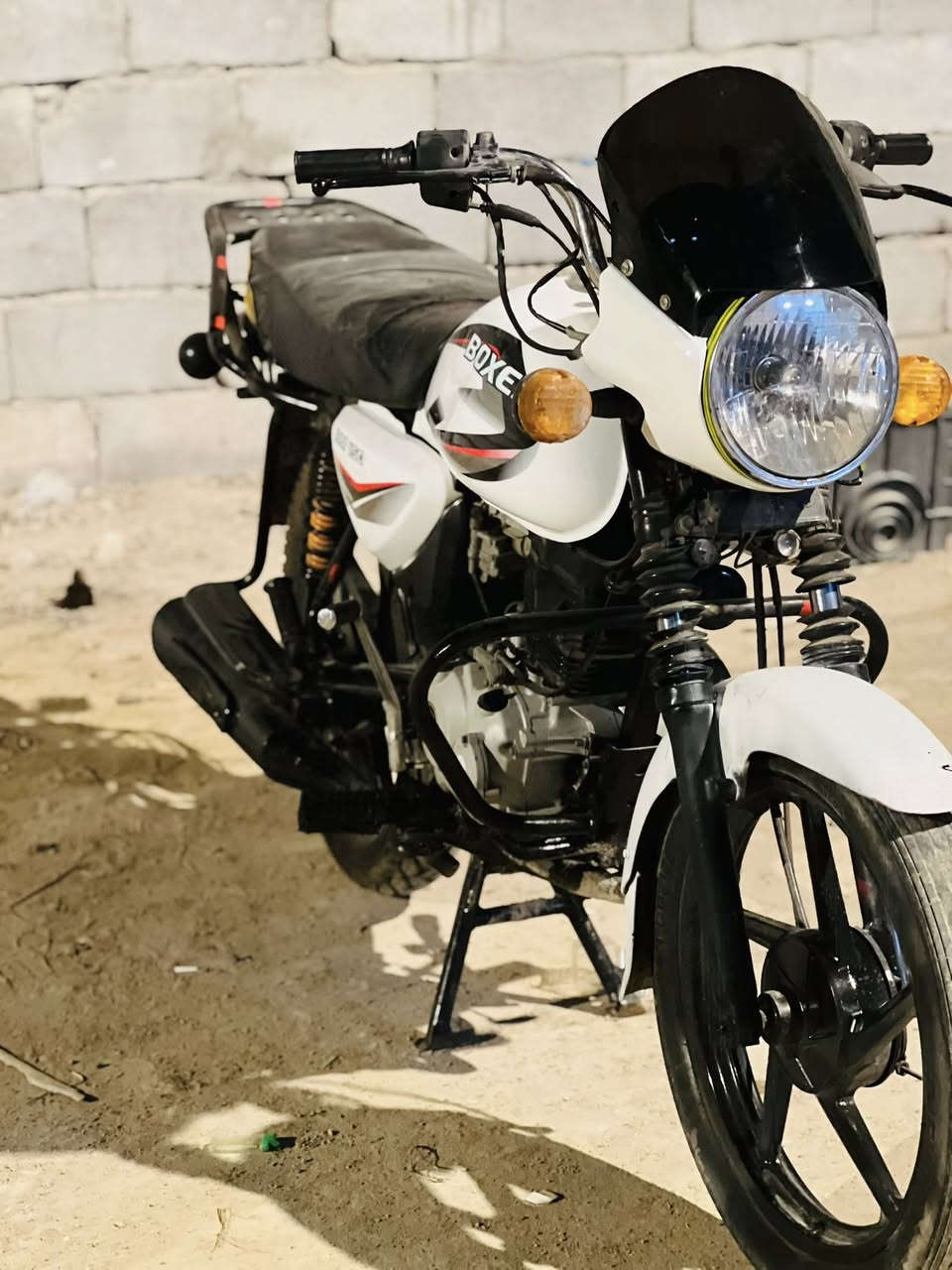 سلام عليكم ، بوكسر كلاسك 2021 تعمير جديد توه معمرها وكله ع البلاد رقم بصره انكليزي بأسمي الدراجه مشروع وطني وتحويل ثاني يوم وعنواني البصرة المعقل ،
 
"مفتوحه مرا وحده بس وتچفيت  وكاله الاصلي مال الشركة شرط ، 
ولا بيها تبخير ولا بيها صوت الدراجه كامله مكمله واي نقص ما بيها تجي تنكر سلف وتطلع كبل والدراجه ما متعوبه حلوه ونظيفه وتوني مبدل الها تاير خلفي جديد هم وكاله ، 
السعر 1900 وبيها مجال ولمو شراي لا يتعبني
 لان الدراجه تسوه وتعمير جديد كذالك توني مكملها وطابكه ب البيت وعايفها حته ما اطلع بيها هواي
للأستفسار اكثر هاذ رقمي واتساب متواجد واتصال 
***********
