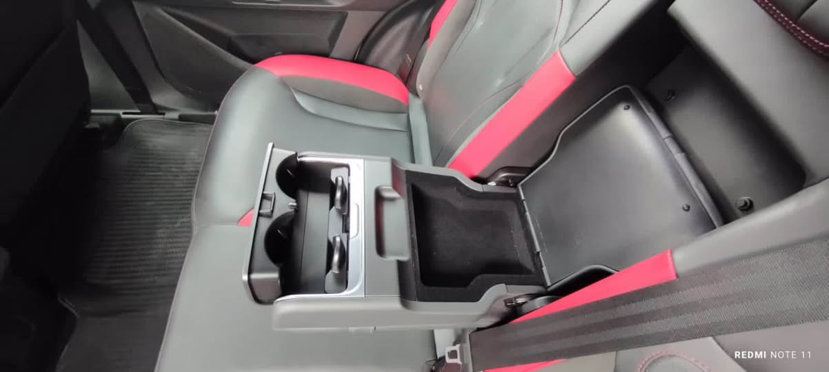 جيتور داشنك لاكجري ٢٠٢٤
* ضمان شركه هارلم
* السياره جديده كلش 
* رقم بغداد بأسمي
* محرك 1600 توربو لاكجري
* لون ابيض 
* فول مواصفات اعلى فئه 
* بانوراما
* كشنات كهرباء 
* كشنات تدفئه + تبريد 
* داخل جلد
* خزن ميموري 
* كاميرات 540 
* شاشه كبيره 
* نظام كار بلي واندرويد اوتو 
* نظام الاوامر والتحكم الصوتي 
* نظام الخروج عن المسار 
* رادار امامي 
* رادار خلفي 
* رادار جانبي 
* تحكم ستيرن كامل 
* نقطه عمياء 
* اناره محيطيه متغيره 
* اناره ترحيبيه 
* المرايا الجانبيه كهرباء 
* شاحن واير لس 
* ثلاجه 
* لايتات زينون داينمك متحركه 
* تشغيل عن بعد 
* صندوق كهرباء 
* نظام اوتو هولد 
* انظمه قياده متعدده وبيها هواي مواصفات بعد 
السعر  ١٨٣ او بيها مجال بسيط

مكاني الأنبار
للاستفسار 
*********** الفلوجة, الأنبار
