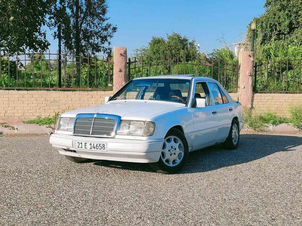 -مارسدس موديل 1985 
-حجم 300E
-تحويل مباشر شرط 
-رقم دولي سنوية لل 28
-مكينة وكير بطه 3000 
-تدفئة وتبريد كامل 
-غرفتها 75% 
-تخم تاير جديد 
-سيارة مصبوغة عام  
-السعر: 57 وبيها مجال 
-العنوان : كركوك
-الرقم : ***********
