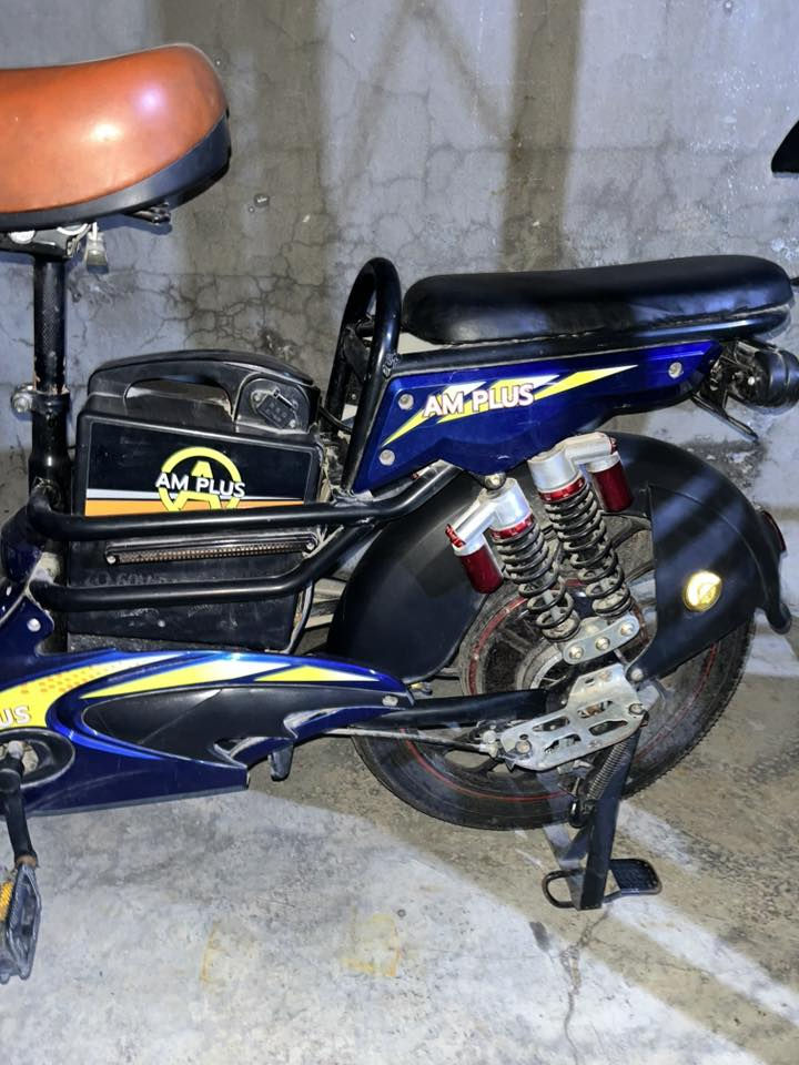 ماطور شحن للبيع مابي اي عيب بس بطاريه جيبله وشغال كلشي بي + العنوان كركوك هاذا رقم الموبايل***********
