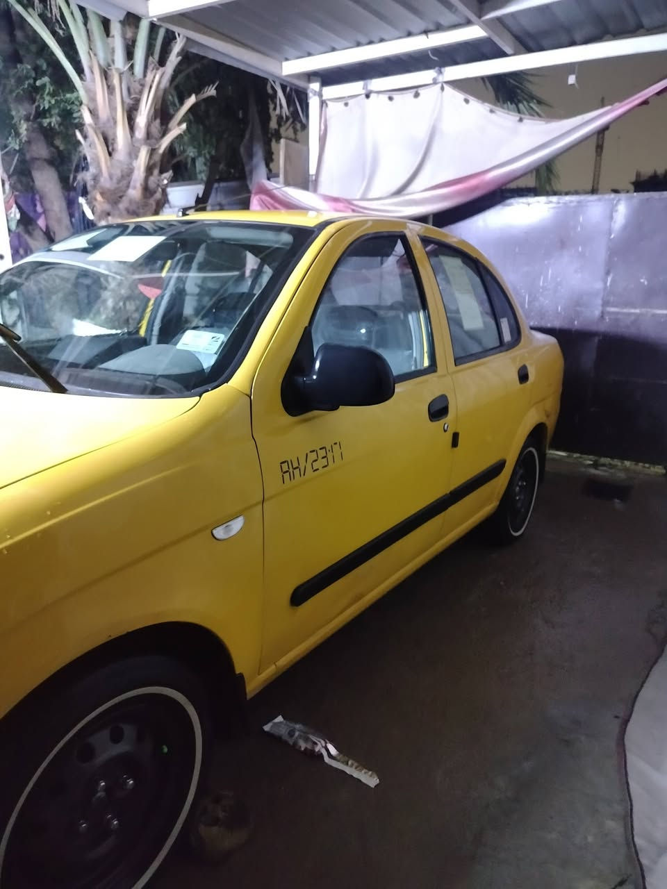 سلام عليكم عندي سياره البيع طيبه موديل 2015 رقم بغداد  سياره بسم راعيها يريد تحويل تحويل مباشر سياره جديده وحلوه  محرك حدادية  تخم تايرات  مكاني بغداد سعرها37وبيهامجال رقم الهاتف ***********
***********
