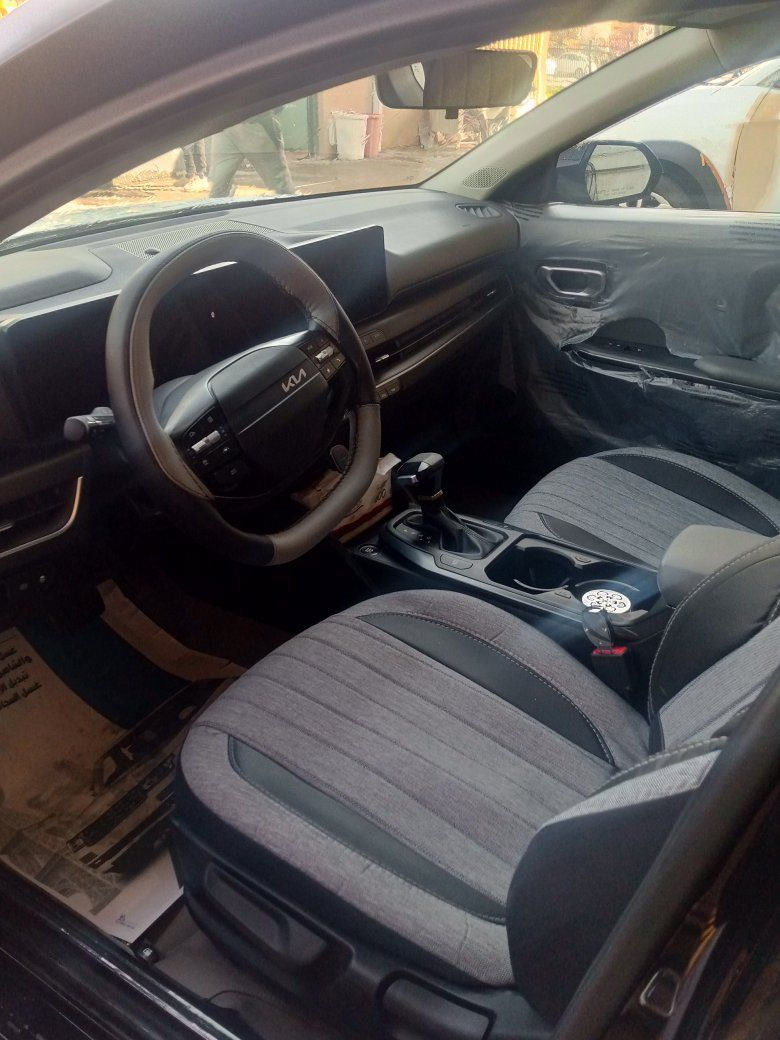 السلام عليكم كي 4موديل 25رقم اربيل ترقيم جديد سياره فول عده فتحه بدون ايرباك بدون تبديل حادث قبق جنطه بدون حوظ شرط السونر ماشيه 13,سعر 185عنوان بغداد لستفسار علا رقم ***********
