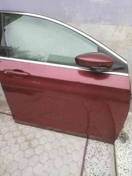 السلام عليكم تحيه للادمن عمي وين الي يدور كفاله وصلت أبواب سي ٢٠٠ ماروني ١٧ كاملات مقفلات ٢امامي وسلفر ٣ دوس اصلي وشباك مكاني ديوانيه ***********  الي يريد مكفول موجود والي يريد مصبوغ موجود كلشي اكو
