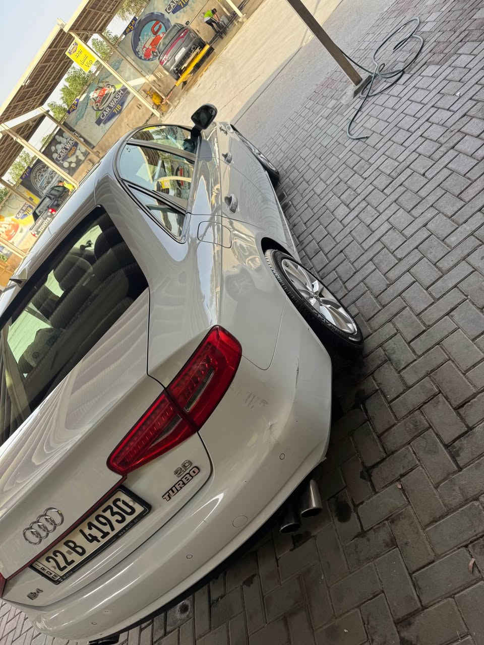 السلام عليكم
AUDI A4
للبيع موديل 2013
وارد خليجي بيها نص باب خلفي عكس السايق و نص جاملغ خلفي السياره حالتها ممتازه و المكينة و الگير بحاله ممتازة 
المواصفات
مكينة 2000 تيربو جديدة 
تشغيل و اطفاء ذاتي
سايد بريك دكمه
حساس خلفي 
مانع انزلاق ABS 
3 وضعيات قياده اوتماتيك و عادي و رياضي طيارة 
بروجكتور حساس مع الاستدارة 
تحكمات ستيرن جهتين
تبريد جاهز و ثلج و تبريدها معروف 
و بعد بيها مواصفات
السيارة مصروف عليها هواي و كاملة نقصها فقط صدر امامي 
السعر 85 و بيها مجال 
الرقم ***********
مكاني بغداد بغداد, العراق
