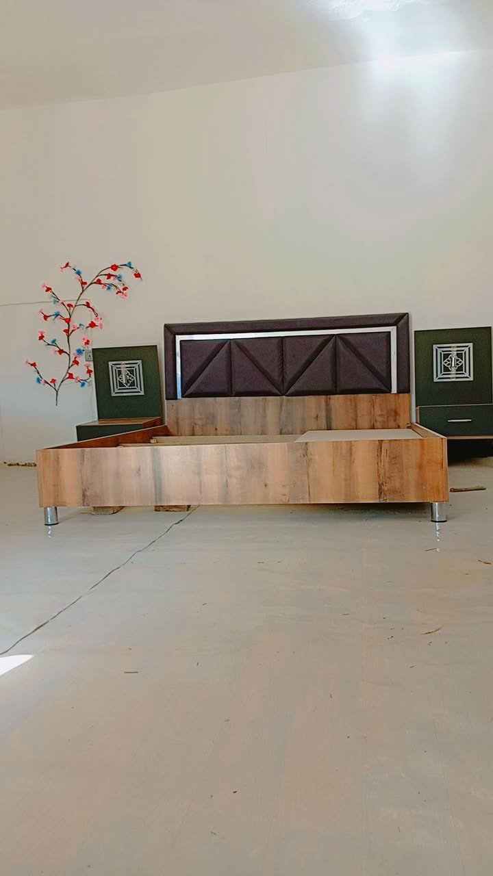غرفه نوم تركي خشب Mdf حديثه درجه اولى نضيفه جداً 6 قطع. كنتور 6بيبان فتح مو سلايت زائد ملحق بابين وجرارات  ميز تواليت كبير جدا صارت عليه مليون وربع اريده 550 مستعجل على بيعته


**إذا كنت صاحب هذا الإعلان وتريد حذفه لأي سبب، رجاءا أرسل رسالة إلى الدعم الفني**
