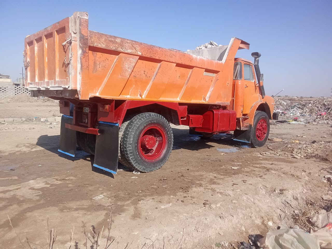 لبيع مان 82 سياره بلاديه  حجم مكينه28 جديده  كير 25 جديد اكسن مال قجم 80بلادي سياره حداديه جديده قماره رادله سمكره كاعيه رقم بغداد جديد سنويه ال 30 مكان بغداد سياره ***********
