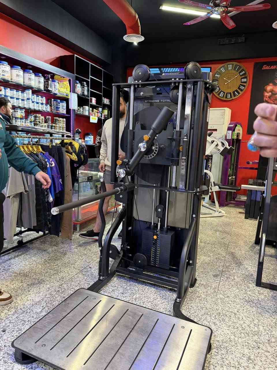 تم تجهيز صالة اولمپيا جيم في منطقة زيونه بجهاز الكيل و التراي الواقف للاتصال و الاستفسار 
***********
***********
