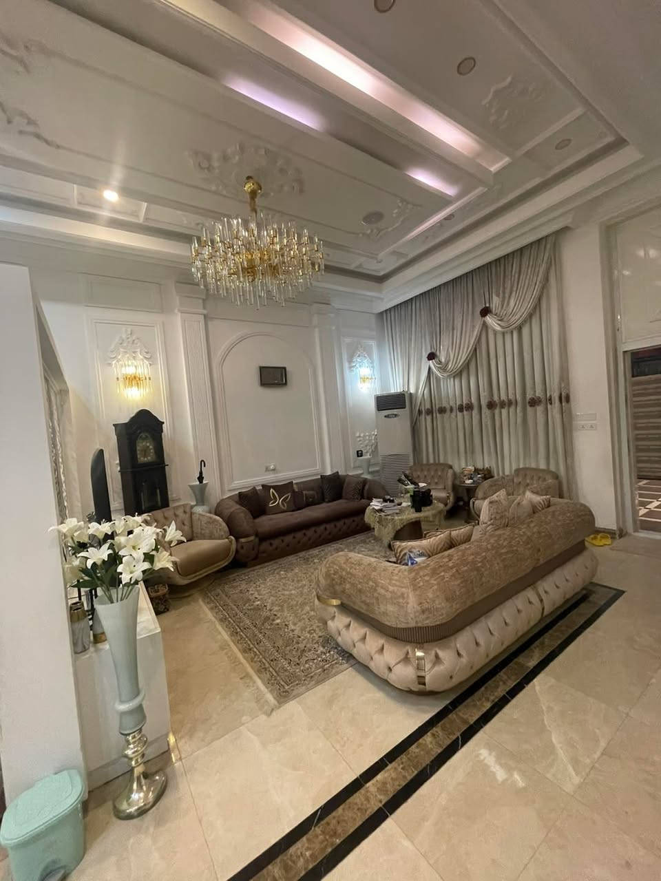 -مجموعة عقارات ميثم "ابو معين"🏢🏡.

 لا تقبل بأقل مما تستحق ... 🏡

و لأنك مميز لدينا نقدم لكم اجمل العروض 😍😍
التي تتوفر لدى..👇🏻👇🏻👇🏻

 (#مجموعة_عقارات_ميثم_ابو_معين) 

مواصفات العقار :-👇👇👇

🔺دار للبيع

ملاحظة :البناء سنة 2021
🔺طابقين 200 متر
🔺منام4➕استقبال ➕صالة ➕صحيات 

🔺المنطقة حي الخضراء

🔺 السعر  650 مليون مع الاثاث

 
📞 - للاستفسار  ارسال عبر الخاص او الاتصال على 
الارقام :-

محمد
📍 ***********

 ***********

📌العنوان :- الطويسه / شارع اللجنه الاولمبية
 /مقابل جامع علي الهادي "ع"🕌

#ثقتكم_دليل_خبرتنا 🏡
