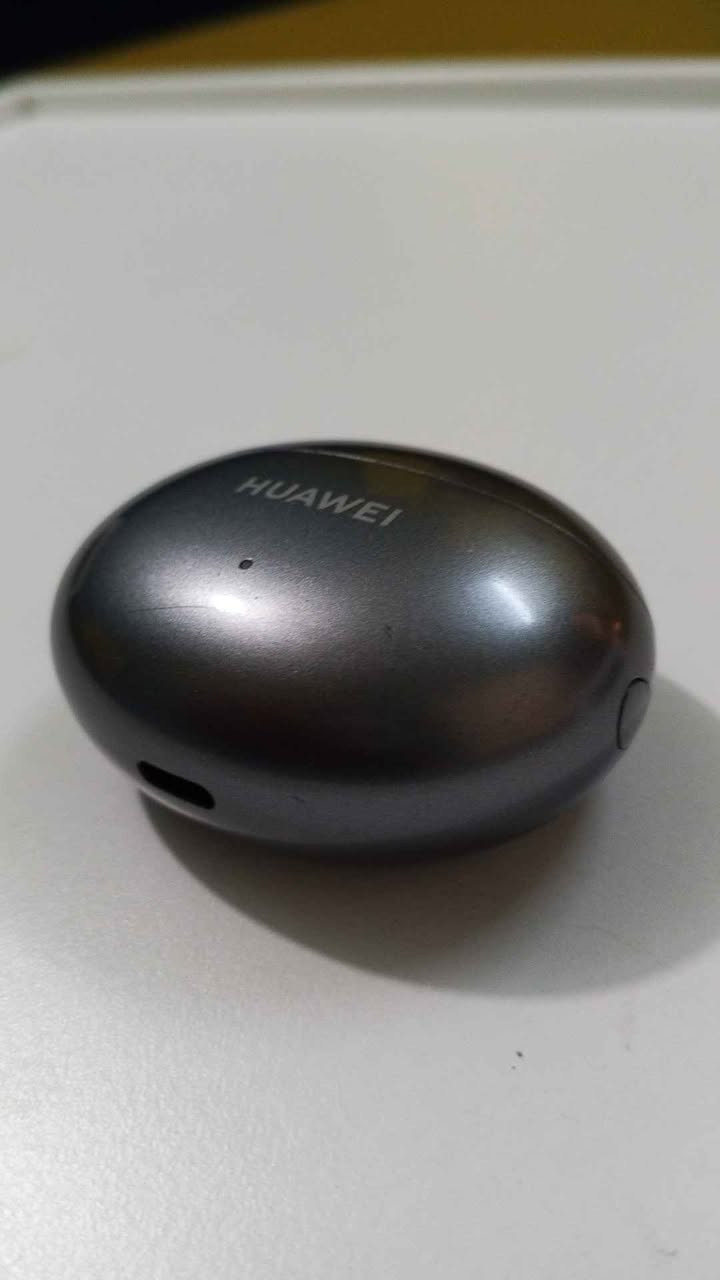 Huawei Freebuds 4i 
هیچ کێشەیەکی نییە
زۆر کەم ئیشپێکراوە
لابردنی ژاوەژاو 
فول کوالیتی 
پاتریەکی زۆر بەهێز 
دەنگی زۆر ساف
Whatsapp: *********** أربيل, العراق
