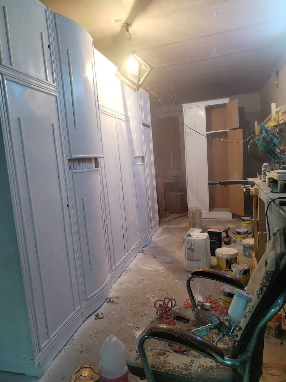 تغير لون من صاجي الى صبغ ابيض حرار شغل حسب الطلب للاستفسار مراسلت الصفحه او اتصال ع الرقم ***********
