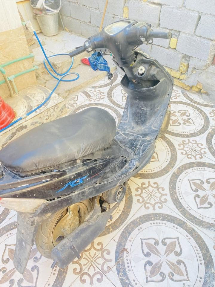 للبيع دراجه ماكس عدله  تشتغل سلف وهندر الدراجه مفتوحه وخير من الله  تجي وتشوفها نهايتها 400بدون امداهر كلش بس الشراي يتصل مكاني الناصرية حي الشهداء ‭***********‬
