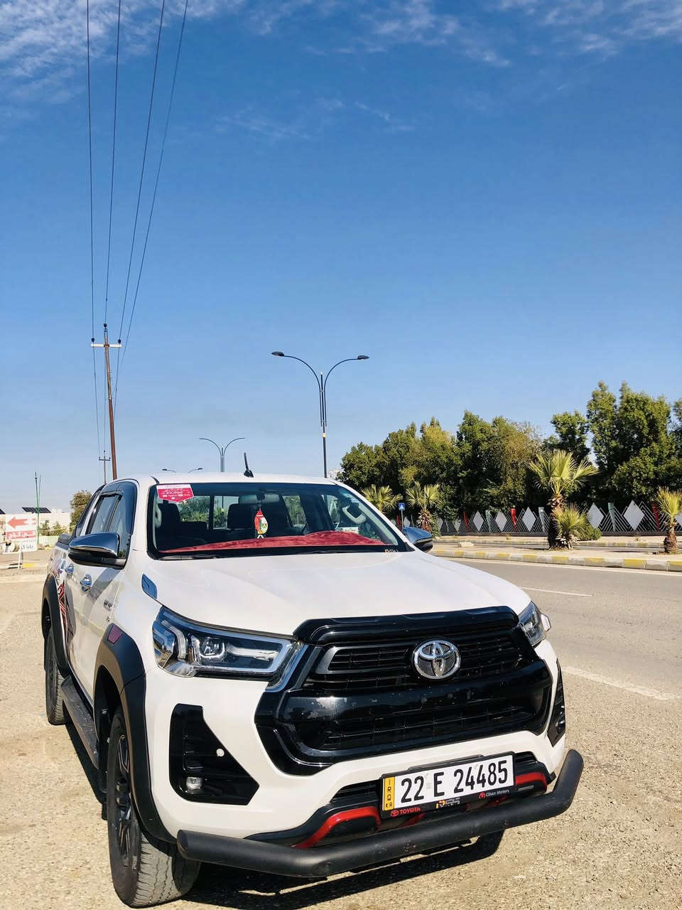 السلام عليكم
هايلوكس 2023 TRD 
ماشي 82
6 سلندر 4000
رقم اربيل  
فول موصفات 
بصمه تشغيل 
تحكمات ستيرن جهتين 
قطعتين تبريد 
كشنات تبريد 
شاشه وسطيه 
كامره خلفيه
فوريل 
حساسات امامي خلفي 
حساسات تاير 
داخل احمر 
نظام ايكو اقتصادي 
وباقي مواصفات معروفه
العنون كركوك ***********
