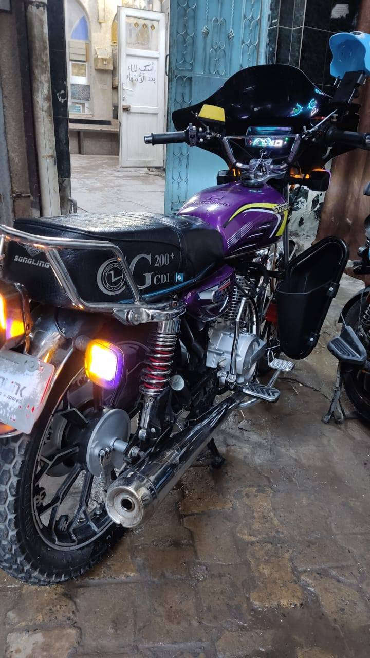 السلام عليكم ايراني سونيك2024
مثل ما موضح بالصور الدراجه  بلاديه وبيها دروعه وخير من الله سلف هندر وكهربائيات كلهن شغاله وأوراقها موجوده بيها ورقه كارتونيه بيها كل مواصفات الدراجه سعرها 850 وبيها مجال بسيط حك الجيه مكاني بغداد كاضميه وهذا رقمي 
(***********)
