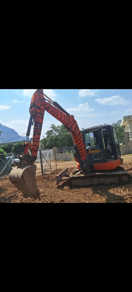 هذە الحفارة معروضة للبیح 57
ئەم حەفارە کابوتە بۆ فرۆشتن57
ژ.م/***********
