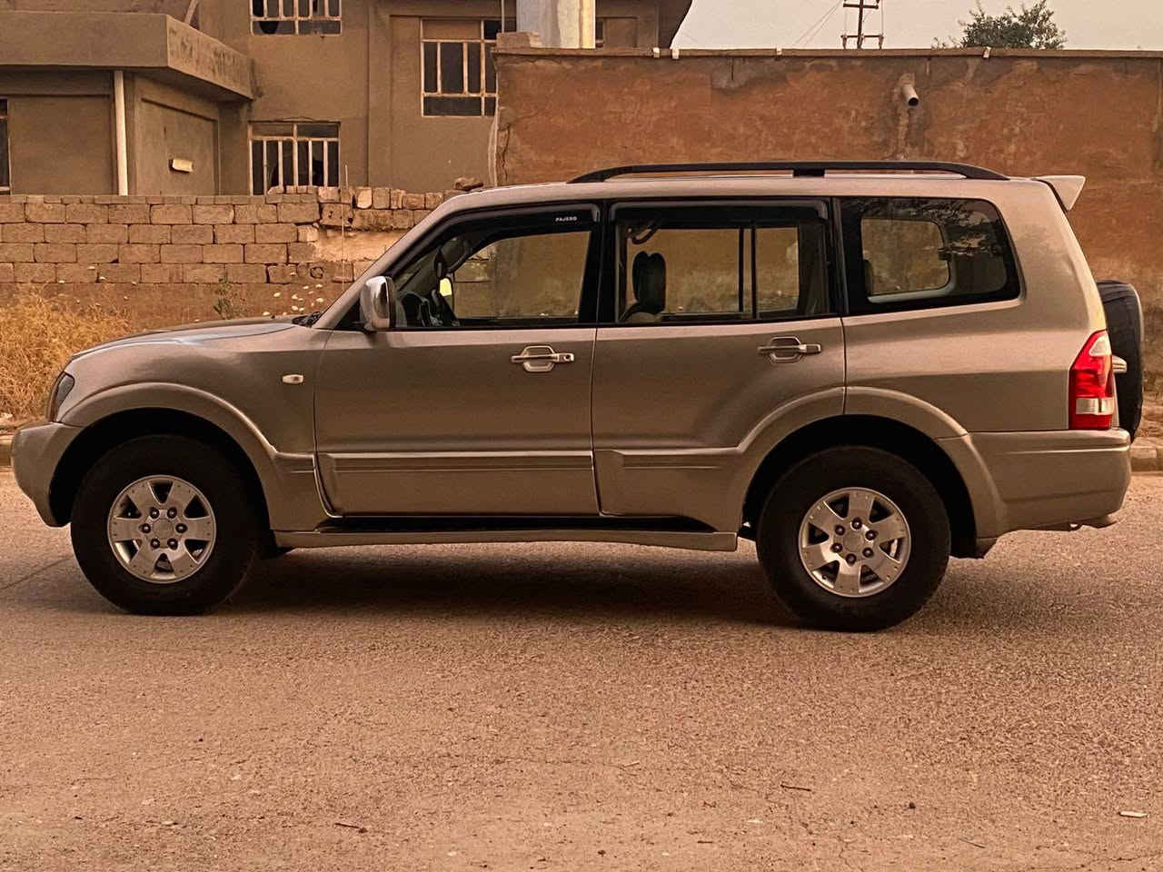 باجيرو 2003 دبل  ايرباك محرك صغير المرغوب 6 سلندر رقم دولي سنويه 2030 بدون حادث السعر 73 وبي مجال لاستفسار *********** كركوك, العراق
