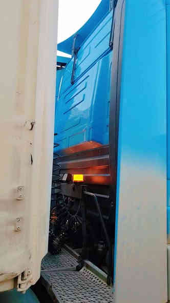 السلام عليكم اكتروس جادر 2009 ،🇩🇪
عربانه كرونه 
مكينه 2013بل كارتون 
رتايدر 5طكات 
2تانكي كاز 1200لتر
ثلاجه داخليه 
تخم تاير راس وعربانه
الراس ويل كب
دبل مناميه 
هورن 
محجر عمل بل عربانه 
جاهز للعمل 
للتواصل 
***********

***********
