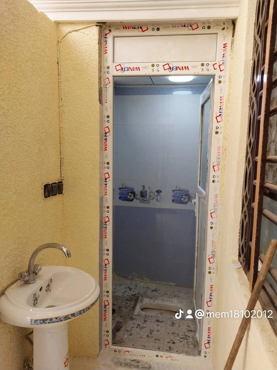 بيع مستعجل وبسعر مناسب جدأ
50م طابق ونص للبيع (نقدا..نقدا.)
موقع البيت بالجاير قرب أسواق برتقاله مقابيل مستشفى الكفيل قرب طريق الزوار قرب السايدين مال جاير قرب السوق مال حي الإمام علي ع...خدمات كامله تبليط ١٠م مجاري كهرباء مولد ذهبي بيت متعوب عليه ومرتب حيل بناء بلوك سند ٢٥اقرار محكمه مكاتبه مع صاحب الأرض مباشرتا يبعد عن الحرم كيلو ونص مشي نصف ساعه بالسياره دقايق...
سعر الدار خوان ٦٤ مليون فقط 
الي مو شراي ليتعبني رجائا....بي مجال جدأ..جدأ.. بسيط 
***********
